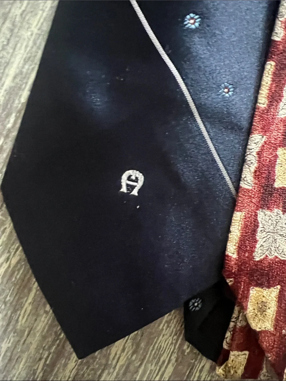 Set of 4 Men's Red Paisley Silk Tie – Blues. Assorted Fabrics and Labels